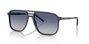 Dolce & Gabbana 4423 -occhiale da sole uomo montatura in nylon blu con lente blu sfumato Thin Profiles presenta la sua versione dell’acclamata montatura pilot in acetato con doppio ponte. Struttura delle aste comoda e facile da indossare in acetato sottile
